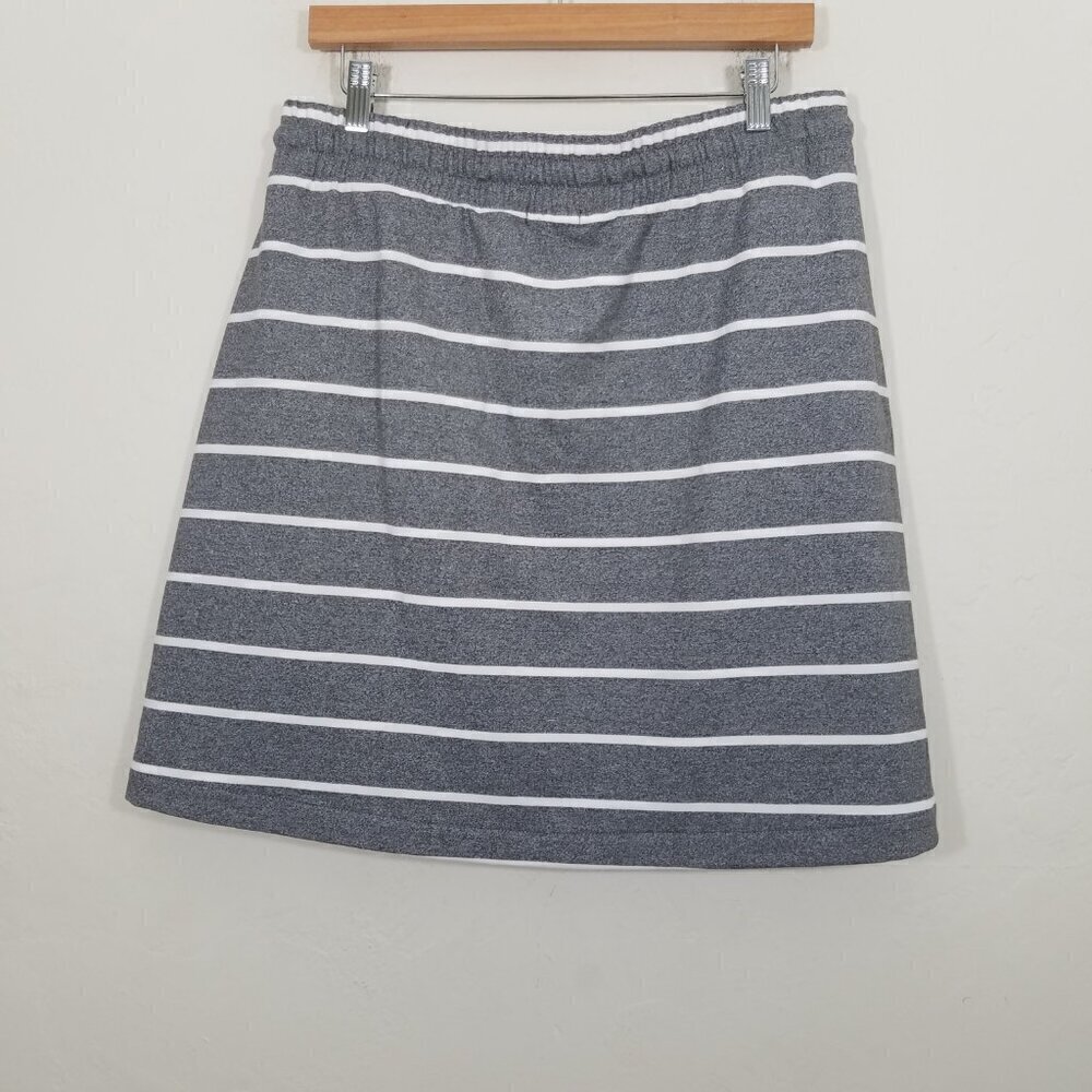NWT Torrid Gray/White Mini Skirt with Pockets Size 0 - Picture 4 of 6